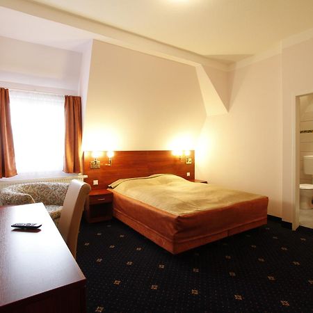 Hotel Preuss Im Dammtorpalais Hamburg Bagian luar foto
