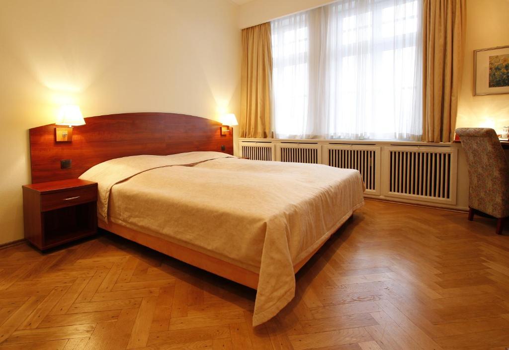 Hotel Preuss Im Dammtorpalais Hamburg Ruang foto